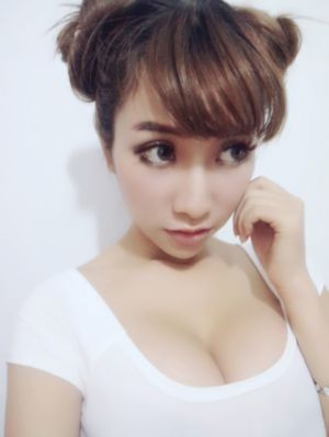 依雯妮妮_在线播放高清