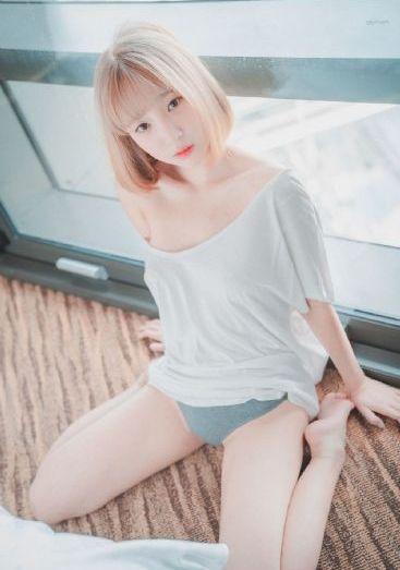 《钢琴教师》_高清完整版