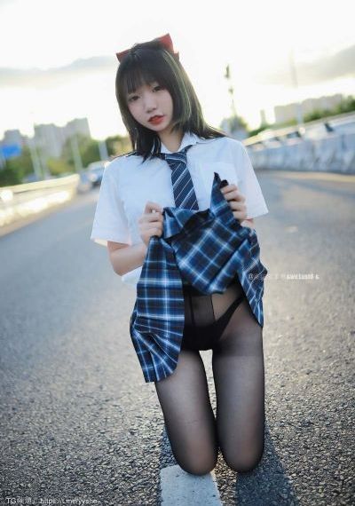东西向洞蘑菇_高清字幕版在线播放